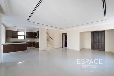 4 Bedrooms with Maid Near Pool and Park 4 Bedrooms with Maid Near Pool and Park