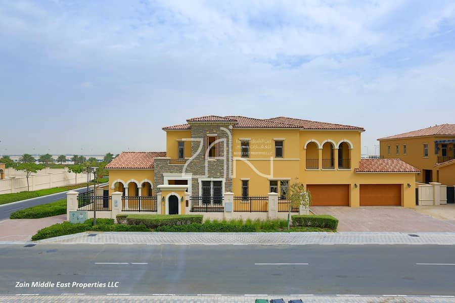 Corner 5 BR Executive Villa Big Plot with Pool