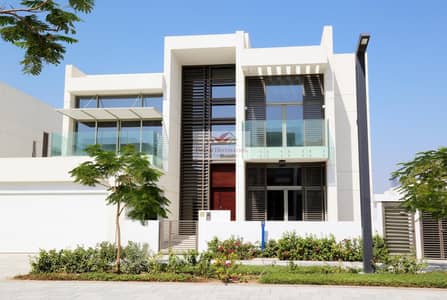 Luxury - 5 Bedroom Contemporary Villa for Urgent Sale Luxury - 5 Bedroom Contemporary Villa for Urgent Sale