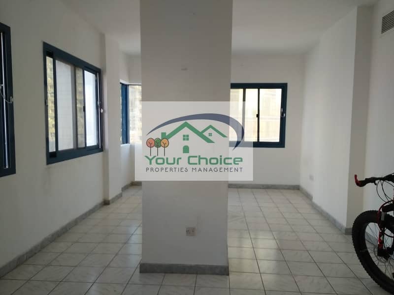 Sharing| Affordable and Spacious 3 bedroom with Wardrobes & Balcony for only 70