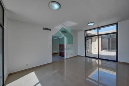 3 Br Single Storey Villa with PVT Garden in Umm Suqeim 1 3 Br Single Storey Villa with PVT Garden in Umm Suqeim 1