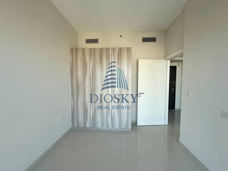 4 Image 4