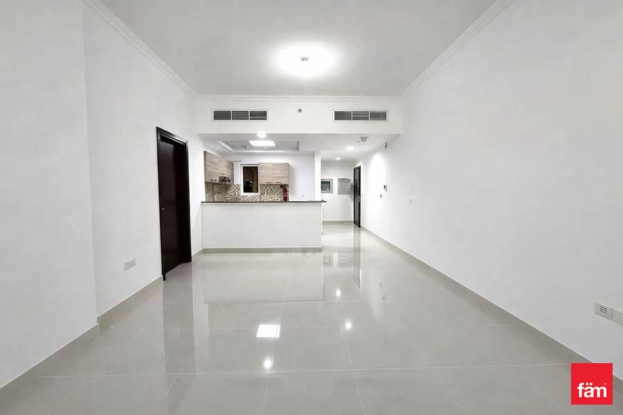 Canal View | Bright Layout | Vacant Canal View | Bright Layout | Vacant