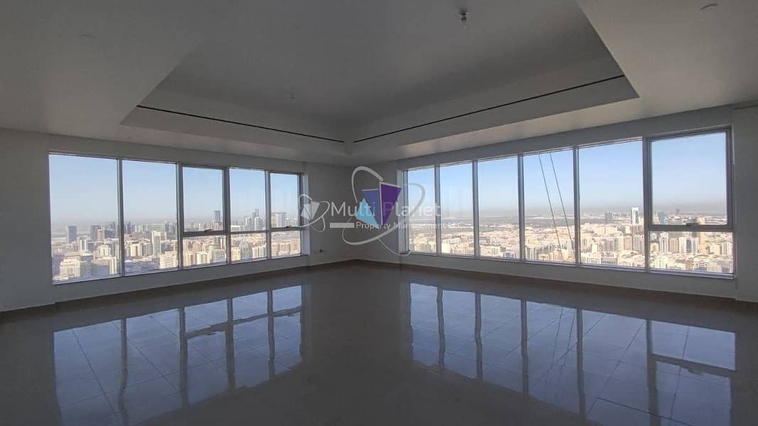 Spacious Living room | Prime Location | Stunning Panoramic View Spacious Living room | Prime Location | Stunning Panoramic View