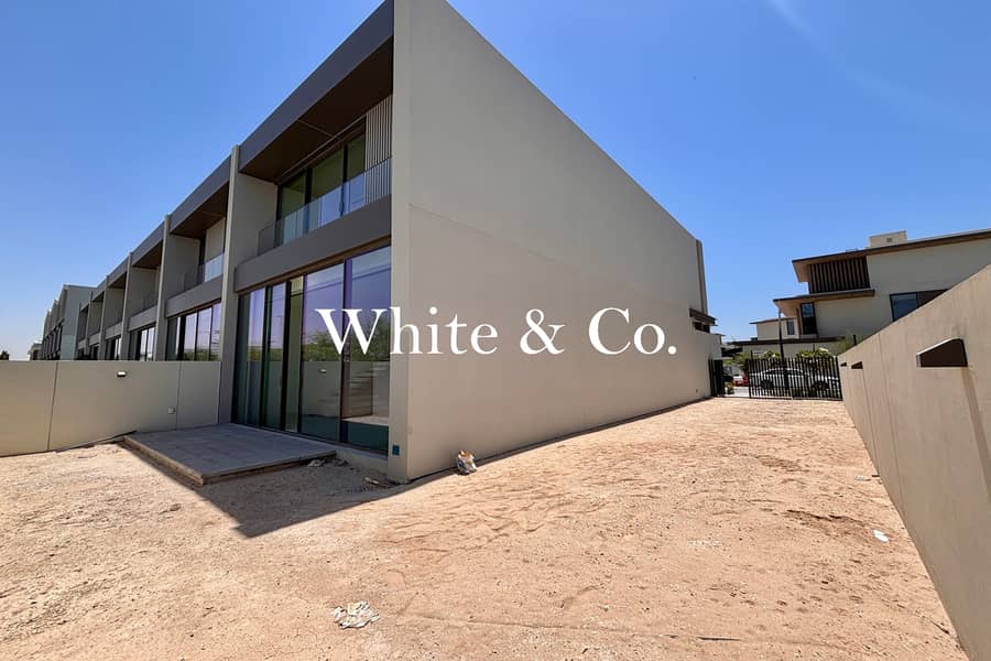 Casa adosada en Nad Al Sheba,Nad Al Sheba 1,Nad Al Sheba Gardens,Nad Al Sheba Gardens 2, 3 dormitorios, 284999 AED - 15382983 Casa adosada en Nad Al Sheba,Nad Al Sheba 1,Nad Al Sheba Gardens,Nad Al Sheba Gardens 2, 3 dormitorios, 284999 AED - 15382983