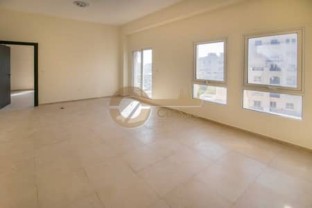1 Bedroom Apartment for Sale in Remraam, Dubai - IMG_1160. JPG 1 Bedroom Apartment for Sale in Remraam, Dubai - IMG_1160. JPG