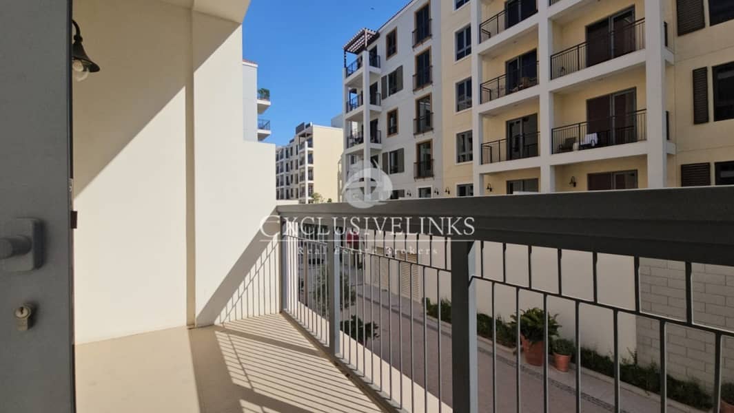 Modern Bright |Vibrant Waterfront Lifestyle Modern Bright |Vibrant Waterfront Lifestyle