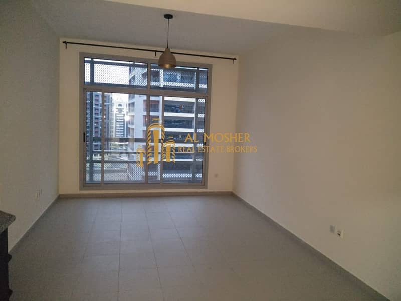 Amazing 3 bed room for rent in Tecom (102)
