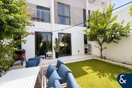 5 Beds | Single Row | Extended Kitchen