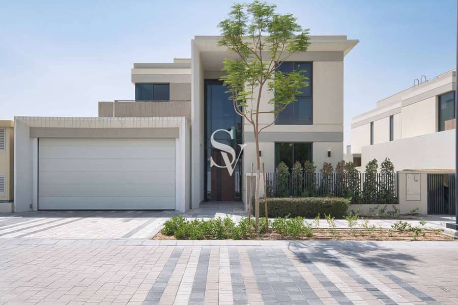 Upgraded | Corner Plot | Park Backing Upgraded | Corner Plot | Park Backing