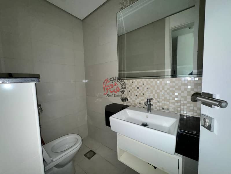 13 5d78014a-44d9-4dd1-885d-4c0dacabe693. jpg