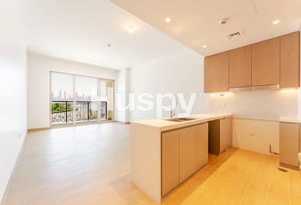2 Bedroom Flat for Sale in Jumeirah, Dubai - Vacant | Skyline View | Terrace