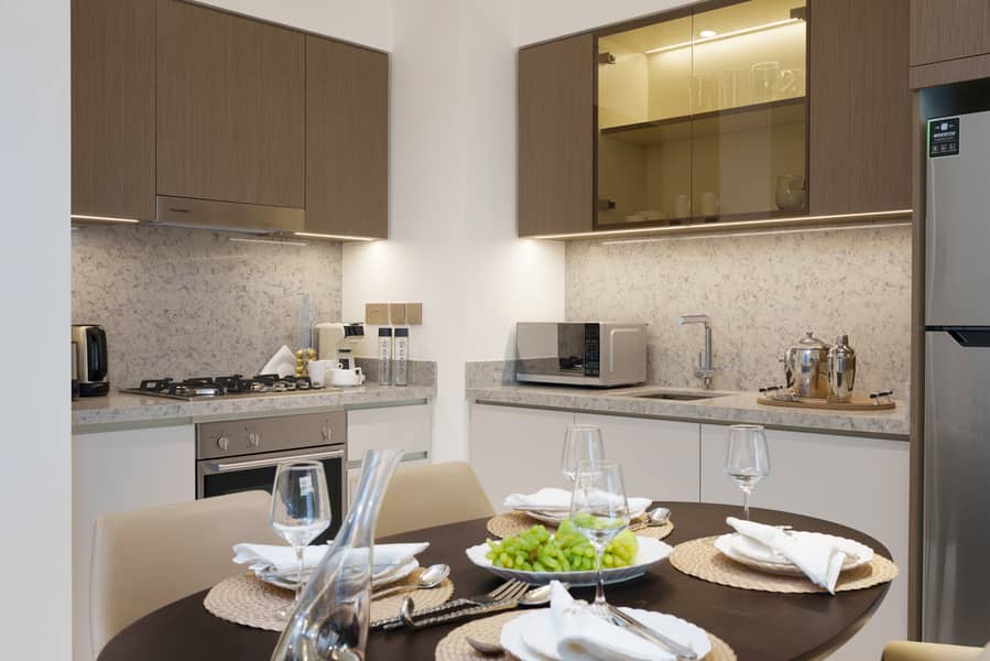 8 Kitchen (2). JPG
