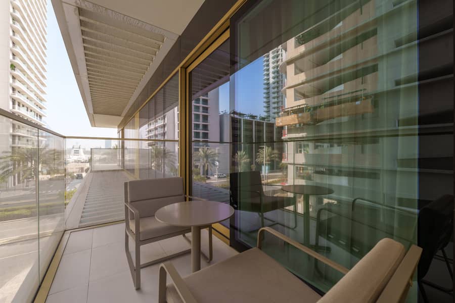 16 Patio. JPG