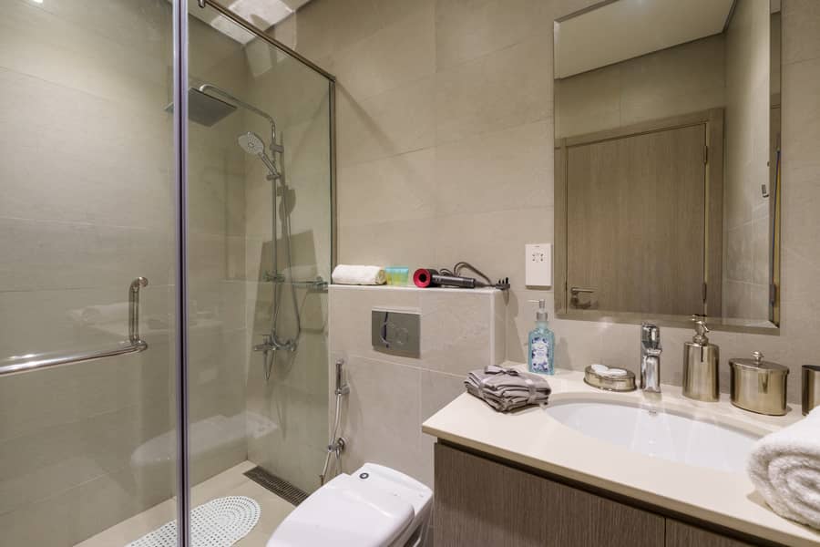 21 48. Bedroom 2-Bathroom 2. jpg