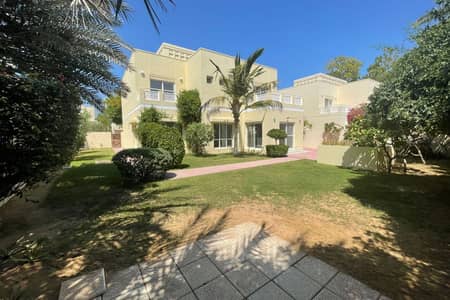 5 Bedroom Villa for Rent in The Meadows, Dubai - 0677d803-64b1-4a31-871d-3d689fac8487. jpg 5 Bedroom Villa for Rent in The Meadows, Dubai - 0677d803-64b1-4a31-871d-3d689fac8487. jpg
