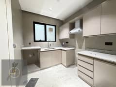 شقة في بني ياس 2 غرف 70000 درهم - 15368848