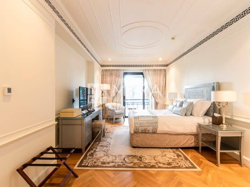 8 20221118_Photoshoot Culture Palazzo Versace 2012 (2)