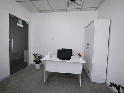 مکتب  للايجار في ديرة، دبي - 3a84985d-4518-4283-8fd2-eae12c915c82. jpg