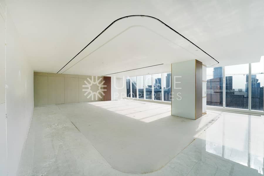 Spacious | Sea View | Near Metro Spacious | Sea View | Near Metro