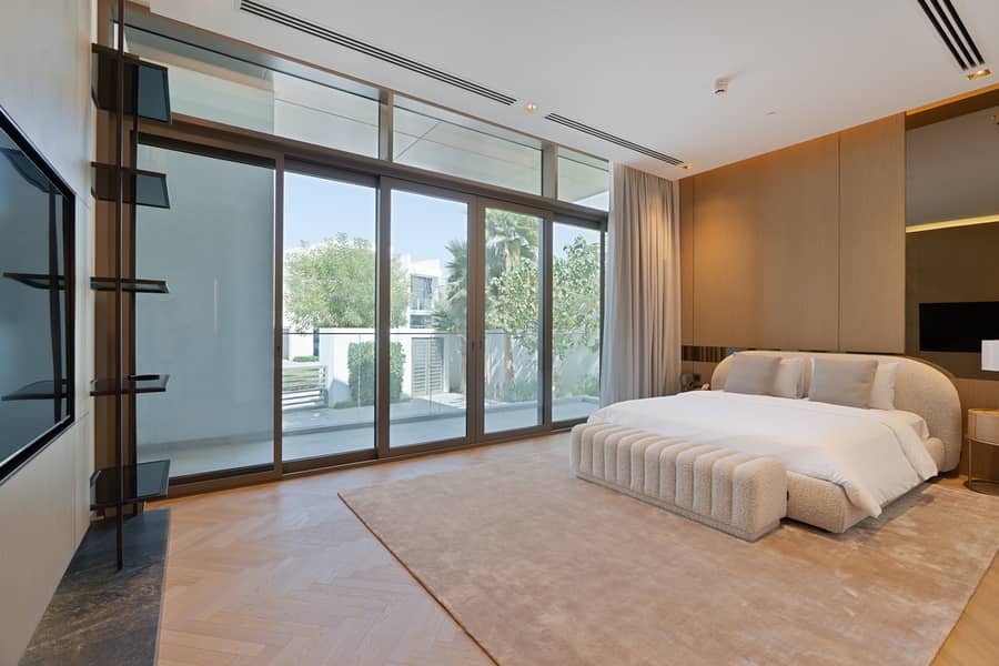 11 UAE-S-59959-DSC03689-Edit. jpg