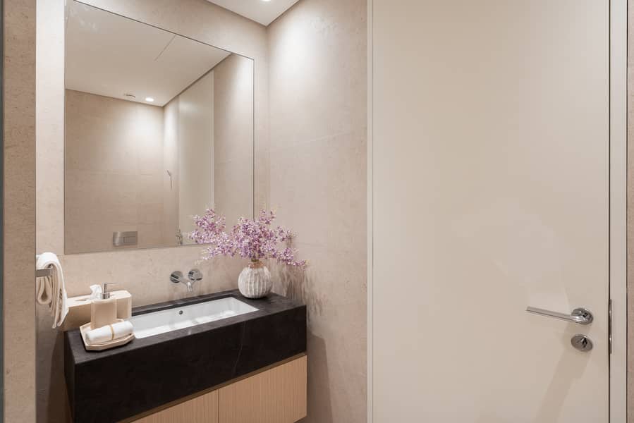 27 UAE-S-60047 DSC00692-Edit. jpg
