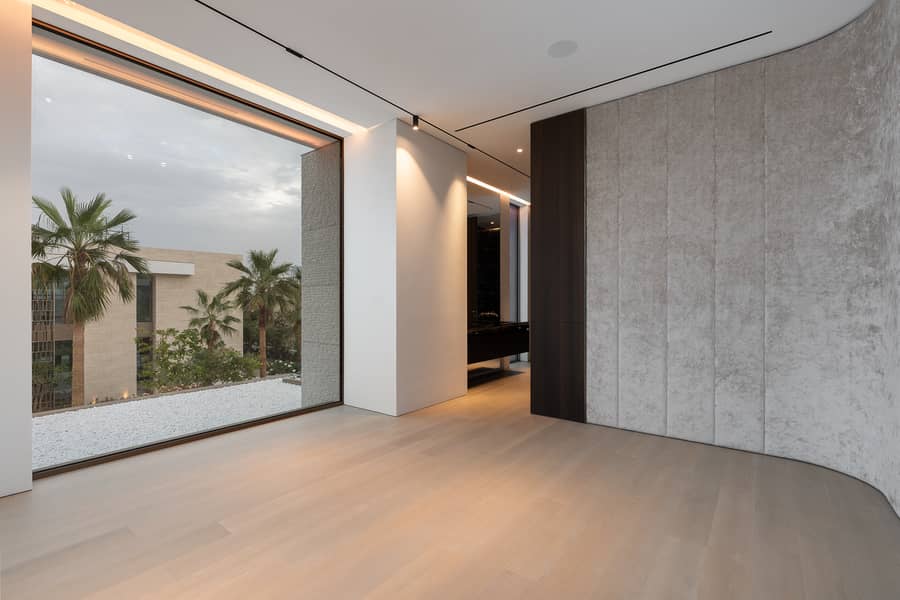 22 UAE-S-60072 DSC04449-Edit. jpg
