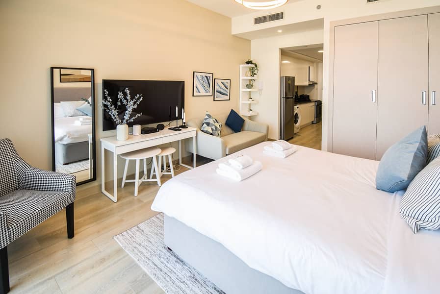 Spacious Studio | City & Golf View | Vacant Now Spacious Studio | City & Golf View | Vacant Now