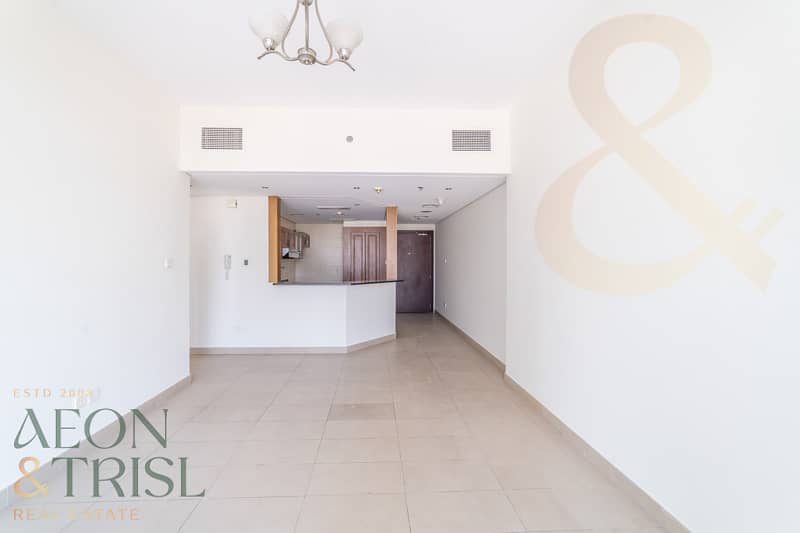 Lakeview | Prime Deal | Cozy | Spacious Lakeview | Prime Deal | Cozy | Spacious