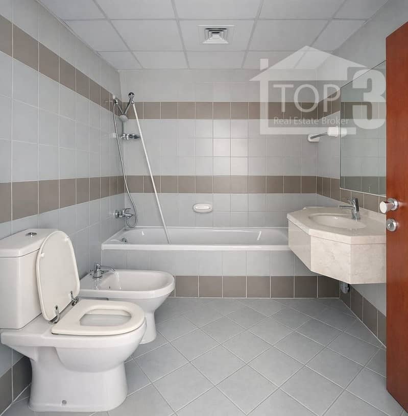 8 Bath 2. jpg