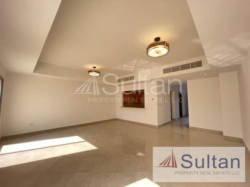 Stunning Swimming Pool View 3+Maid Bayti Villa Stunning Swimming Pool View 3+Maid Bayti Villa