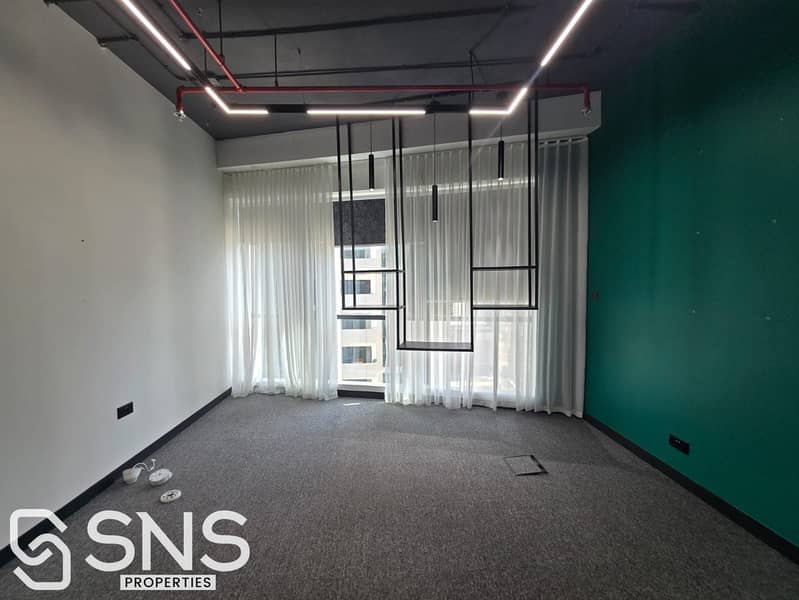Vacant Office | High Floor | Near Metro - Mehr