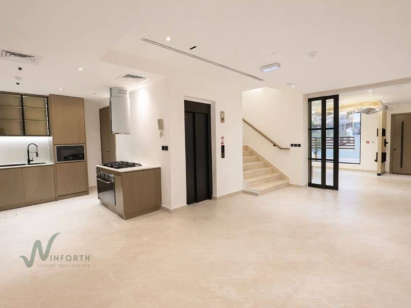 High End Upgrades Elevator | Large Corner Plot | Ready - Image 4