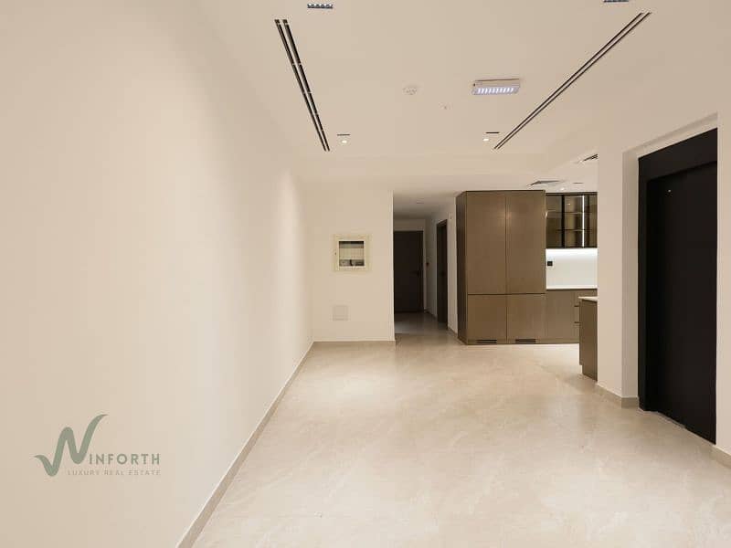 High End Upgrades Elevator | Large Corner Plot | Ready - Image 6