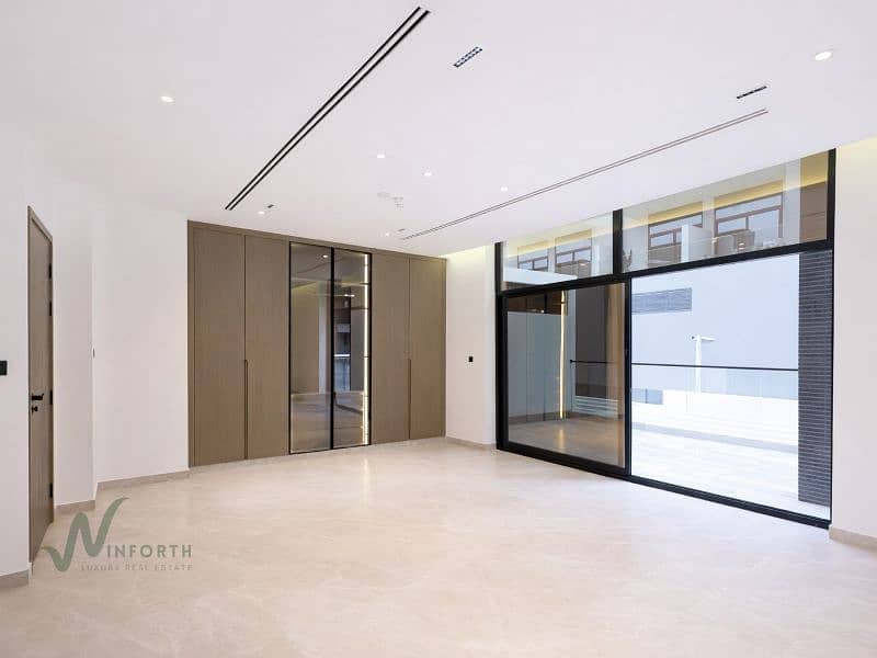 High End Upgrades Elevator | Large Corner Plot | Ready - Image 7