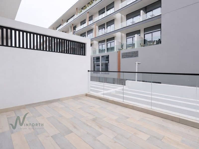High End Upgrades Elevator | Large Corner Plot | Ready - Image 8
