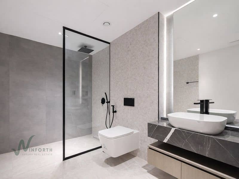 High End Upgrades Elevator | Large Corner Plot | Ready - Image 9