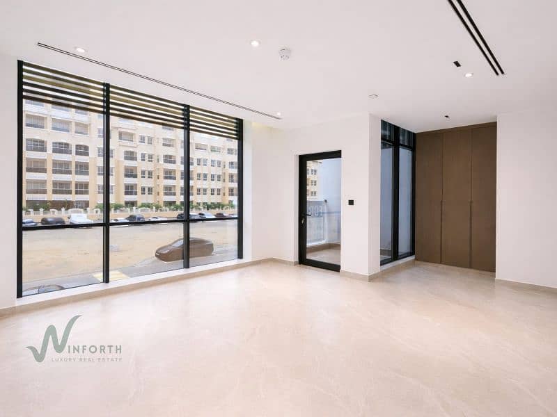 High End Upgrades Elevator | Large Corner Plot | Ready - Image 10