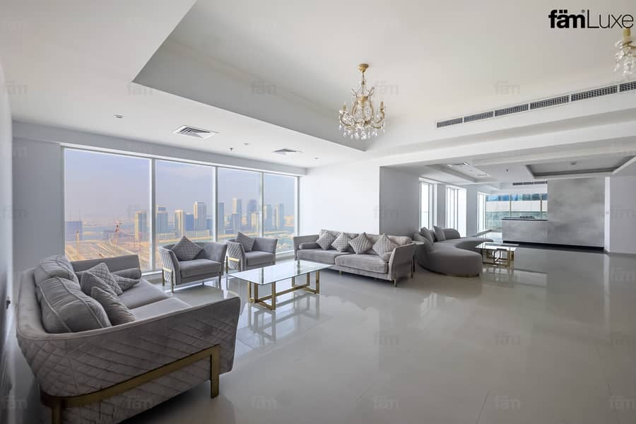 Panoramic Sea & Palm View | Open Living Layout Panoramic Sea & Palm View | Open Living Layout