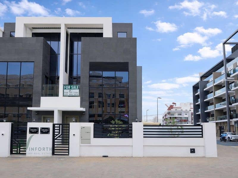 High End Upgrades Elevator | Large Corner Plot | Ready - Image 17