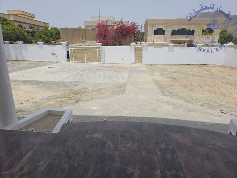 18 الحوش 2. jpeg