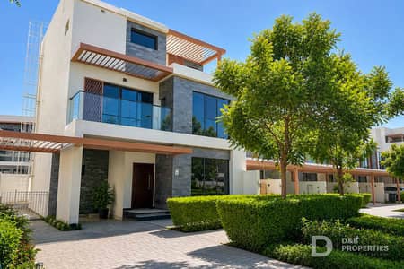 6 Bedroom Townhouse for Rent in DAMAC Hills, Dubai - Exclusive | Spacious Living | Contemporary Design 6 Bedroom Townhouse for Rent in DAMAC Hills, Dubai - Exclusive | Spacious Living | Contemporary Design