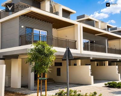 3 Bedroom Townhouse for Rent in DAMAC Hills 2 (Akoya by DAMAC), Dubai - Modern 3-Bedroom Townhouse | Corner Unit 3 Bedroom Townhouse for Rent in DAMAC Hills 2 (Akoya by DAMAC), Dubai - Modern 3-Bedroom Townhouse | Corner Unit