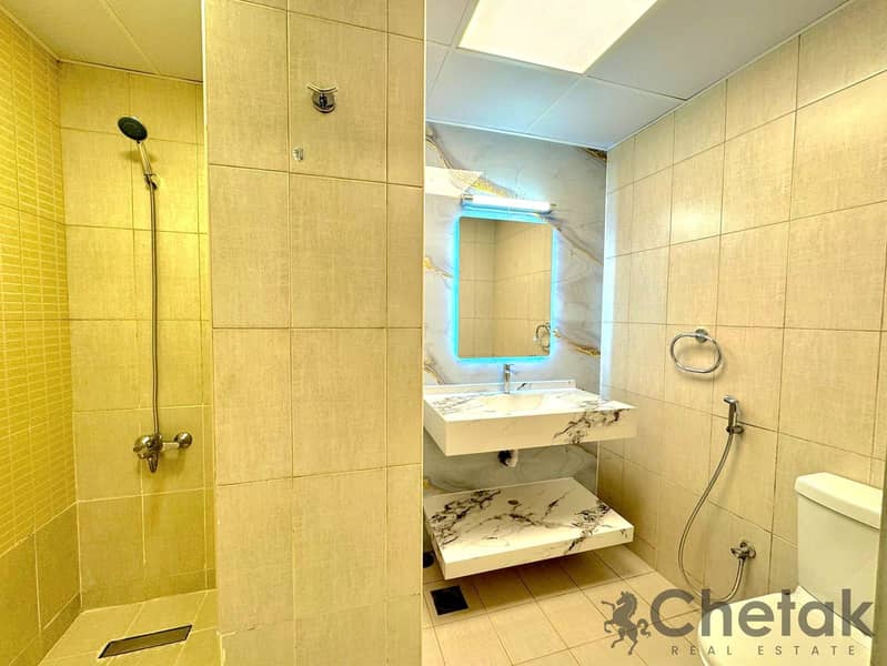 7 Photo 4. jpg