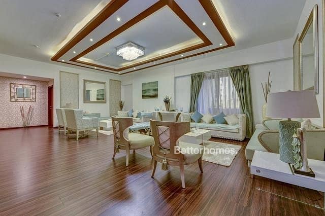 4 Bedrooms Apartment in  Jumeirah Beach Residence