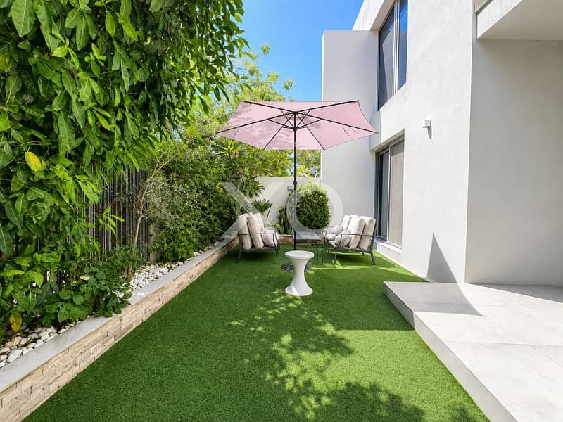 Single Row | Landscaped | Fitted Kitchen Single Row | Landscaped | Fitted Kitchen
