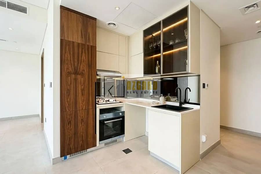Studio | Brand New | Next to Metro | Modern - Image 3