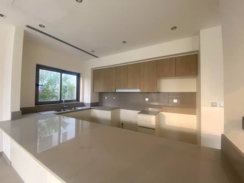 9 Image 0