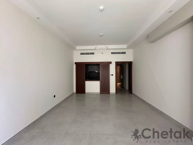Bright & Spacious | Ready To Move | Next To Metro - Image 2