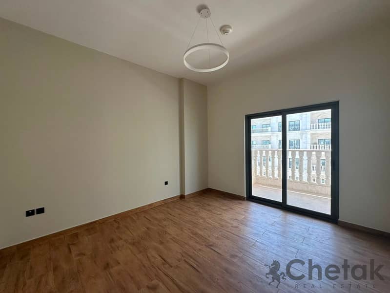 Bright & Spacious | Ready To Move | Next To Metro - Image 18
